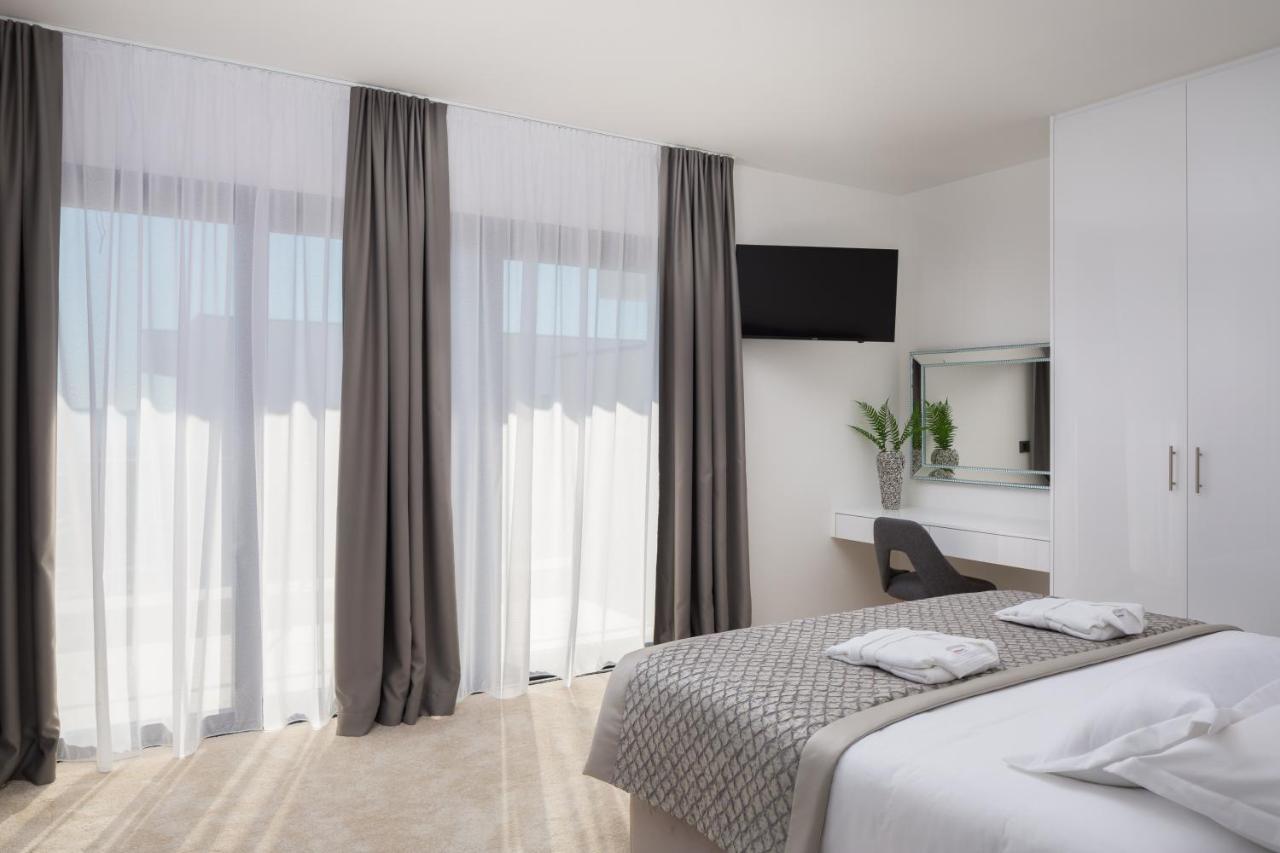 Luxury Apartments Baotic トロギール エクステリア 写真