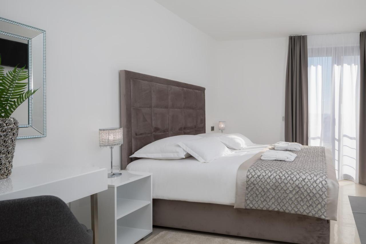 Luxury Apartments Baotic トロギール エクステリア 写真