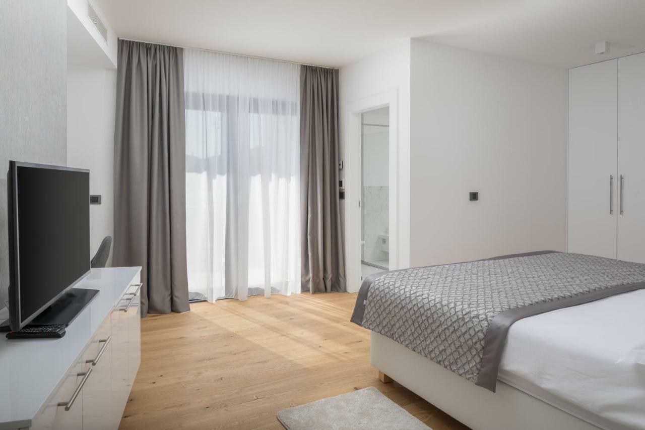 Luxury Apartments Baotic トロギール エクステリア 写真