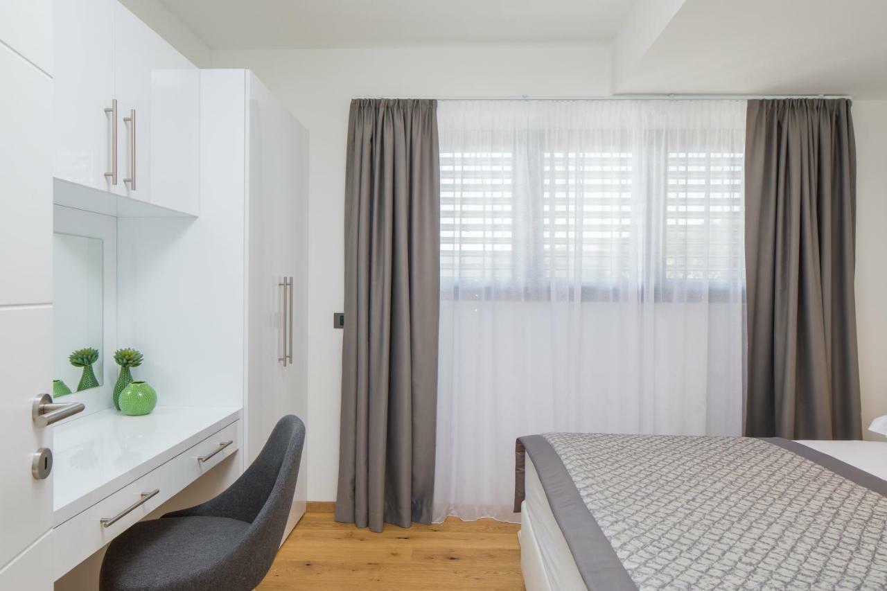 Luxury Apartments Baotic トロギール エクステリア 写真