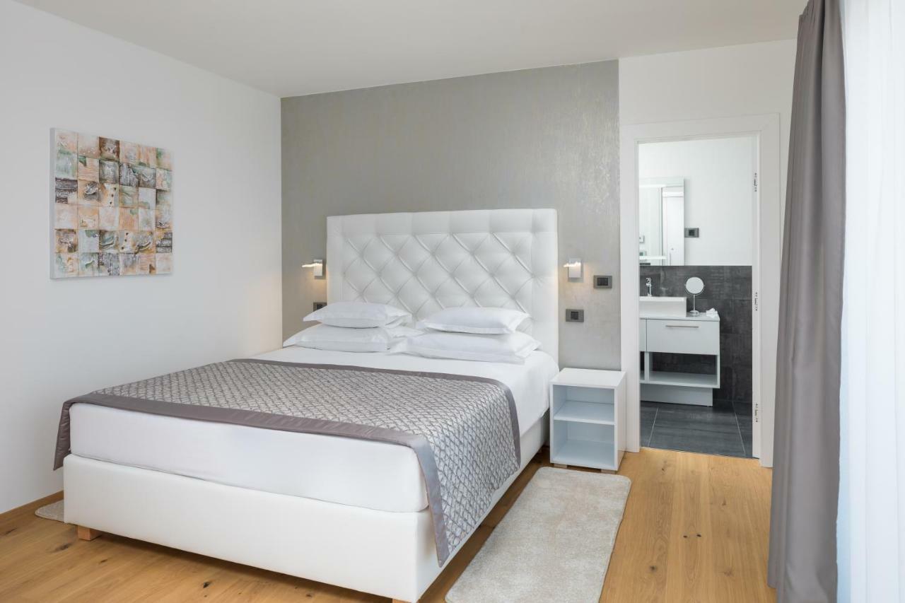 Luxury Apartments Baotic トロギール エクステリア 写真