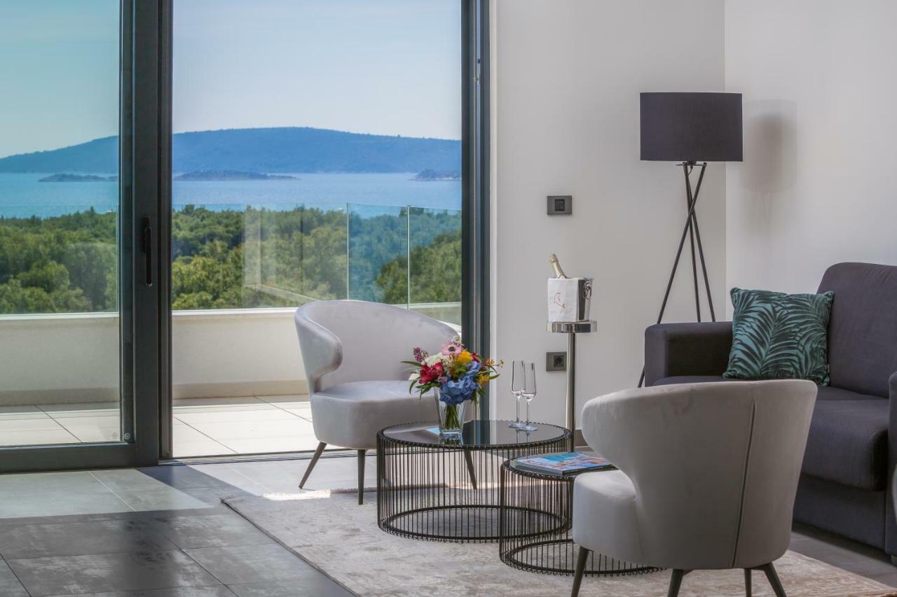 Luxury Apartments Baotic トロギール エクステリア 写真