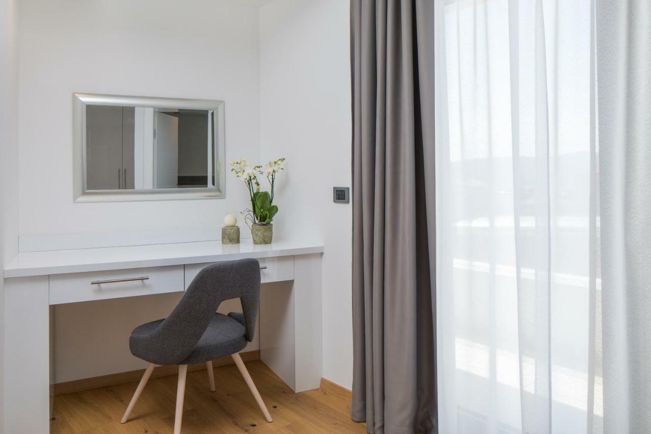 Luxury Apartments Baotic トロギール エクステリア 写真