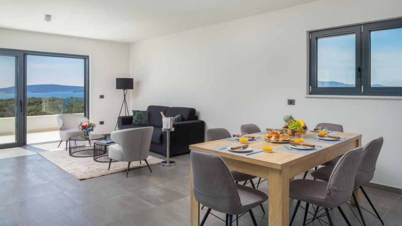 Luxury Apartments Baotic トロギール エクステリア 写真