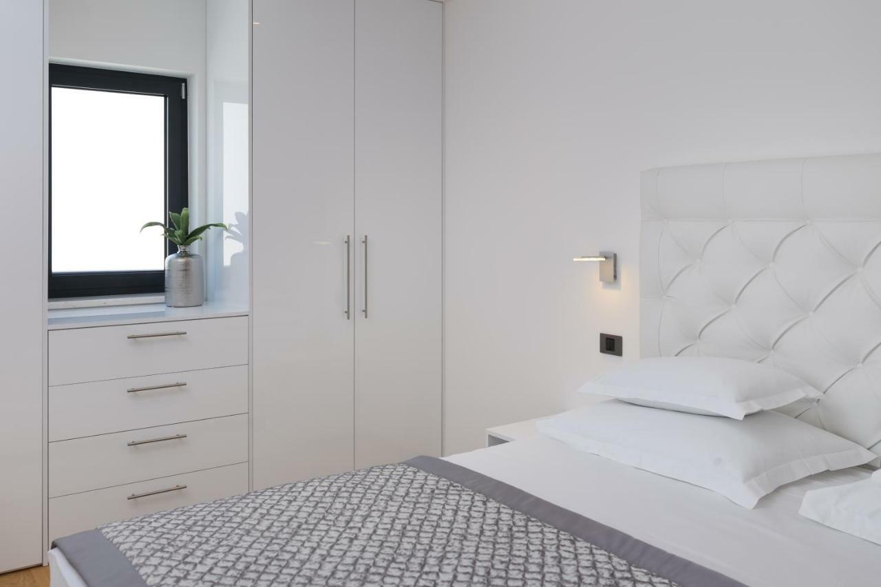 Luxury Apartments Baotic トロギール エクステリア 写真