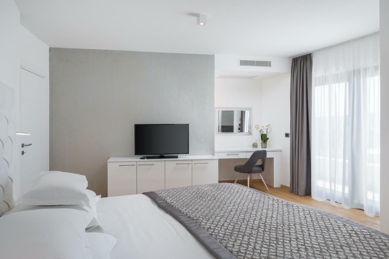 Luxury Apartments Baotic トロギール エクステリア 写真
